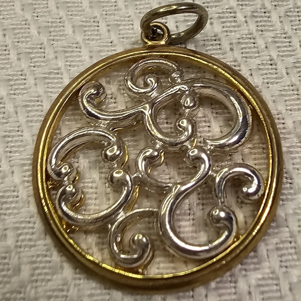 Charm - Picture 3 of 3